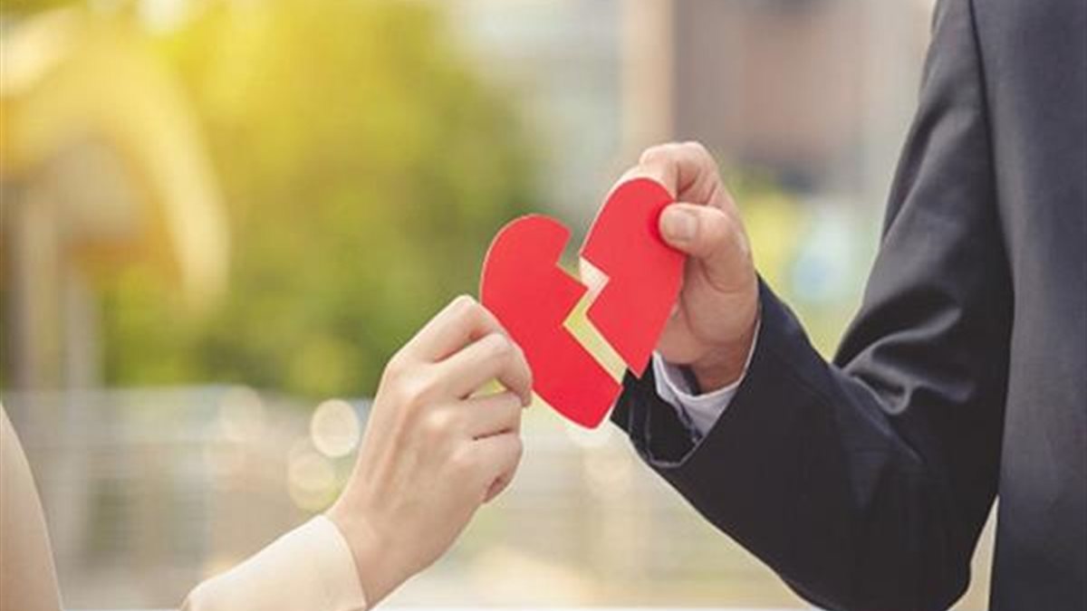الانفصال مرحلة للنضج العاطفي والحب لا ينتهي بالوداع