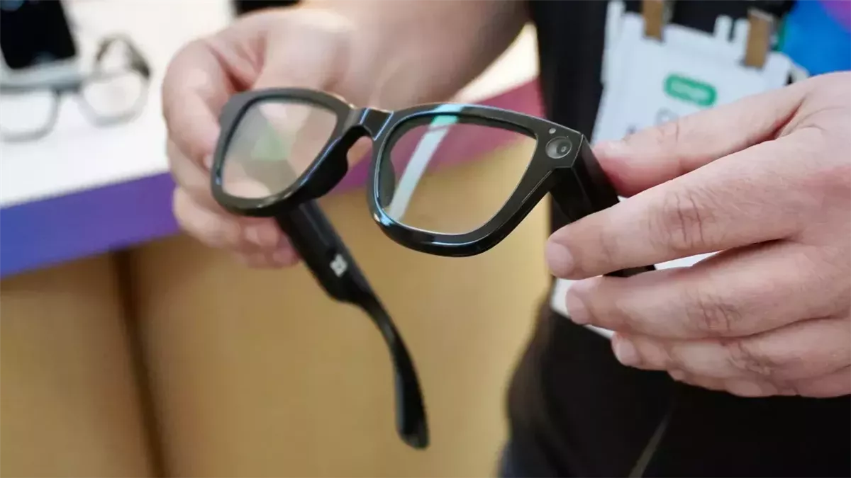 «جوجل» تكشف عن نموذج أولي لنظارات Android XR بالتعاون مع ماجيك ليب