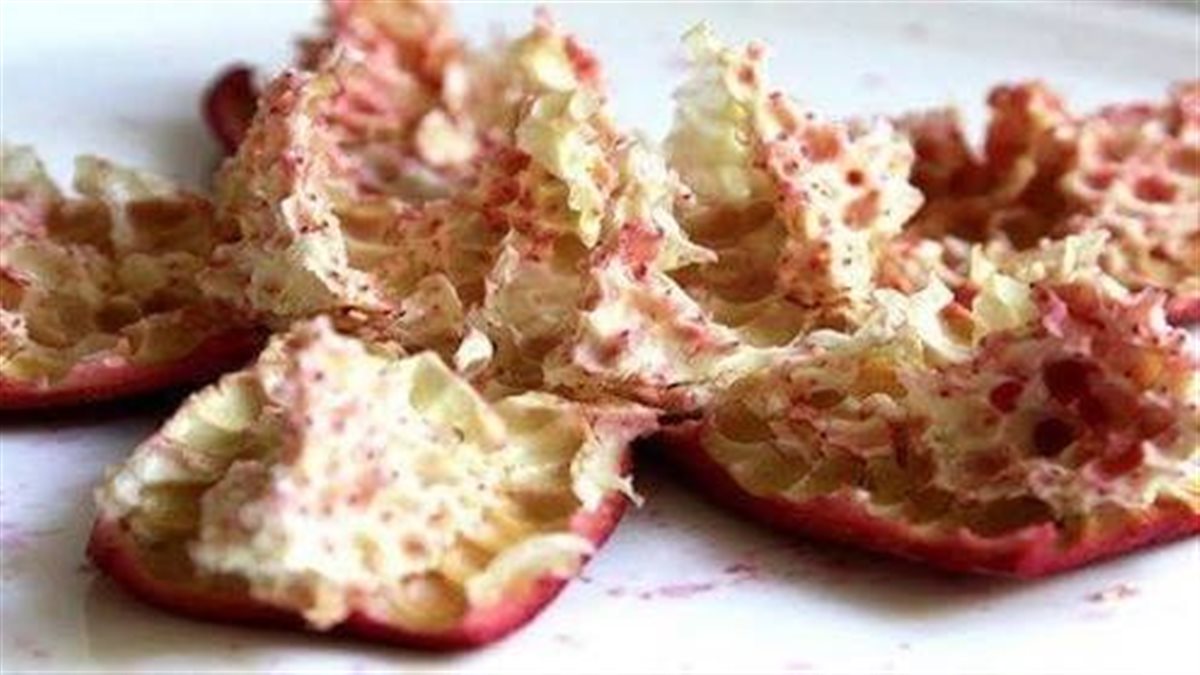 قشر الرمان.. استخدامات خفية تتجاوز التجميل والطعام