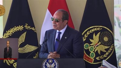 الرئيس السيسي يؤكد على صلابة مصر ووحدة شعبها في مواجهة التحديات
