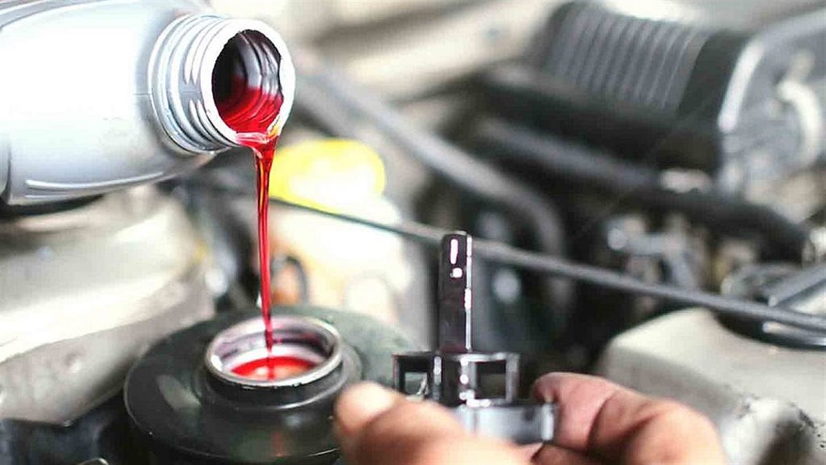 نسيت زيت الفرامل؟ هذه 4 علامات تذكرك بضرورة تغييره فورًا