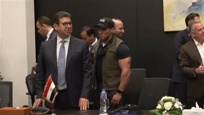 يرسخ لريادة الدولة المصرية.. ويعيد للأذهان صورة رجل الدولة القوى.. إشادة دولية واسعة بمهارات اللواء حسن رشاد وفريق جهاز المخابرات العامة المصري في إدارة ملف الوساطة