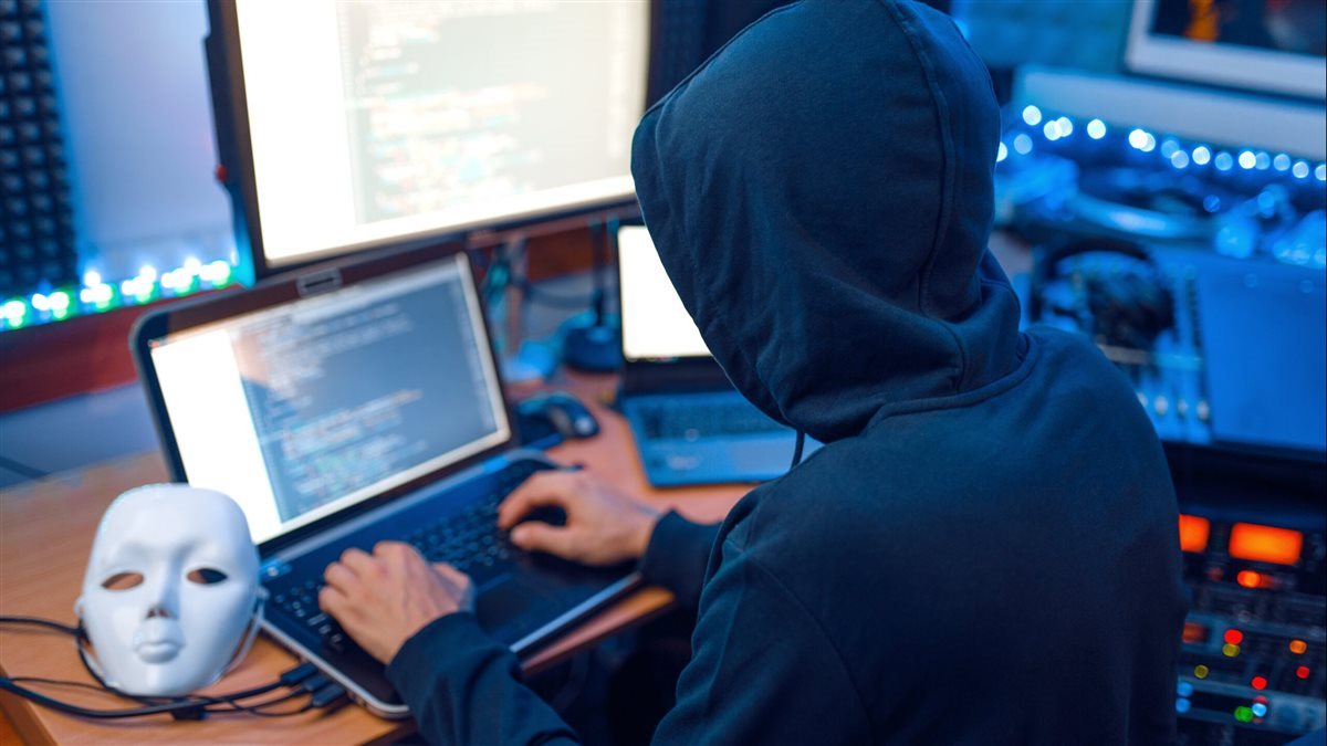 قراصنة يهددون رؤساء شركات عالمية عبر رسائل البريد.. وجوجل تحذر