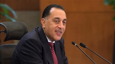 رئيس الوزراء: “العنانى” نموذج للمسئول الذى يؤدي عمله بحرفية وإتقان.. وحقق خلال مهمته الوزارية إنجازات واضحة