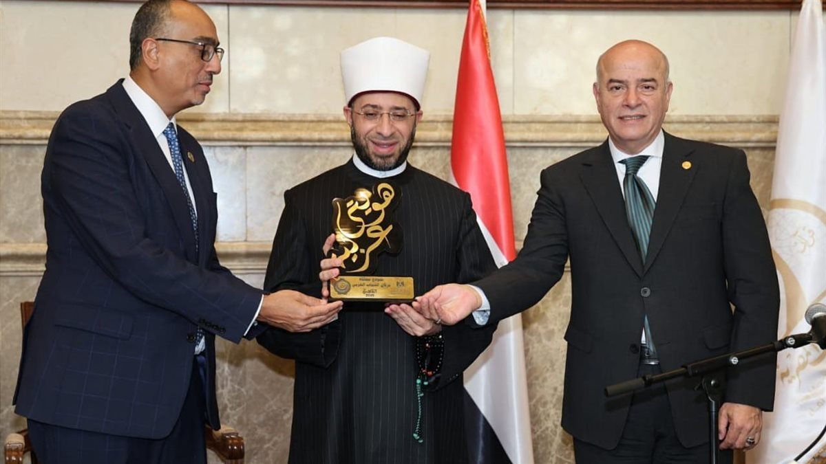 وزير الأوقاف يلتقي شباب البرلمان العربي بالعاصمة الإدارية ويؤكد: الوعي الديني ركيزة الاستقرار