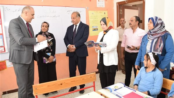 مسئول بـ«التعليم» يتفقد عددا من مدارس بورسعيد.. ويوجه نصيحة بشأن البكالوريا