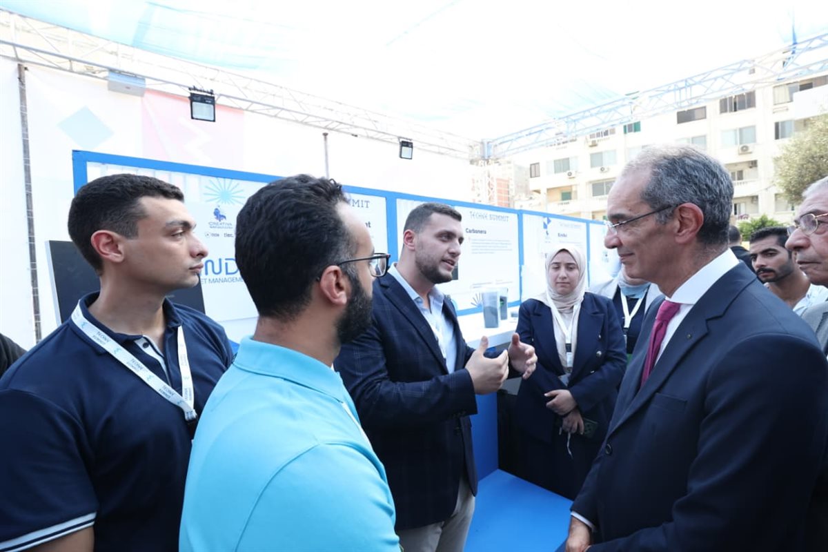 عمرو طلعت وزير الاتصالات وتكنولوجيا المعلومات