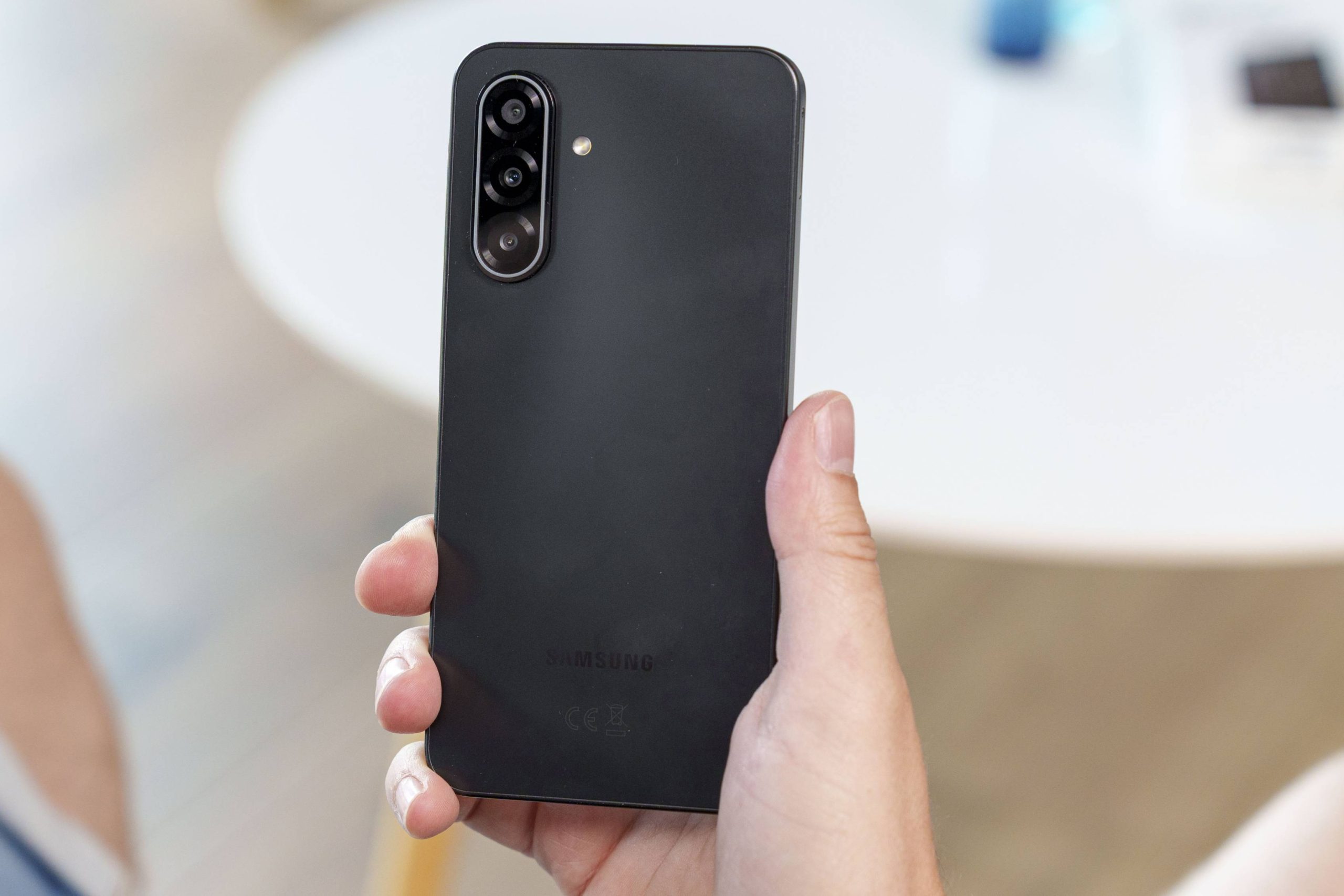 سامسونج تكشف عن Galaxy A17 5G بمواصفات قوية وسعر منافس - MJB Tech Tips