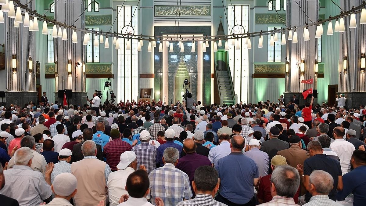 خطبة الجمعة اليوم تحذر من إدمان الأطفال للتواصل الاجتماعي وتدعو للاعتدال