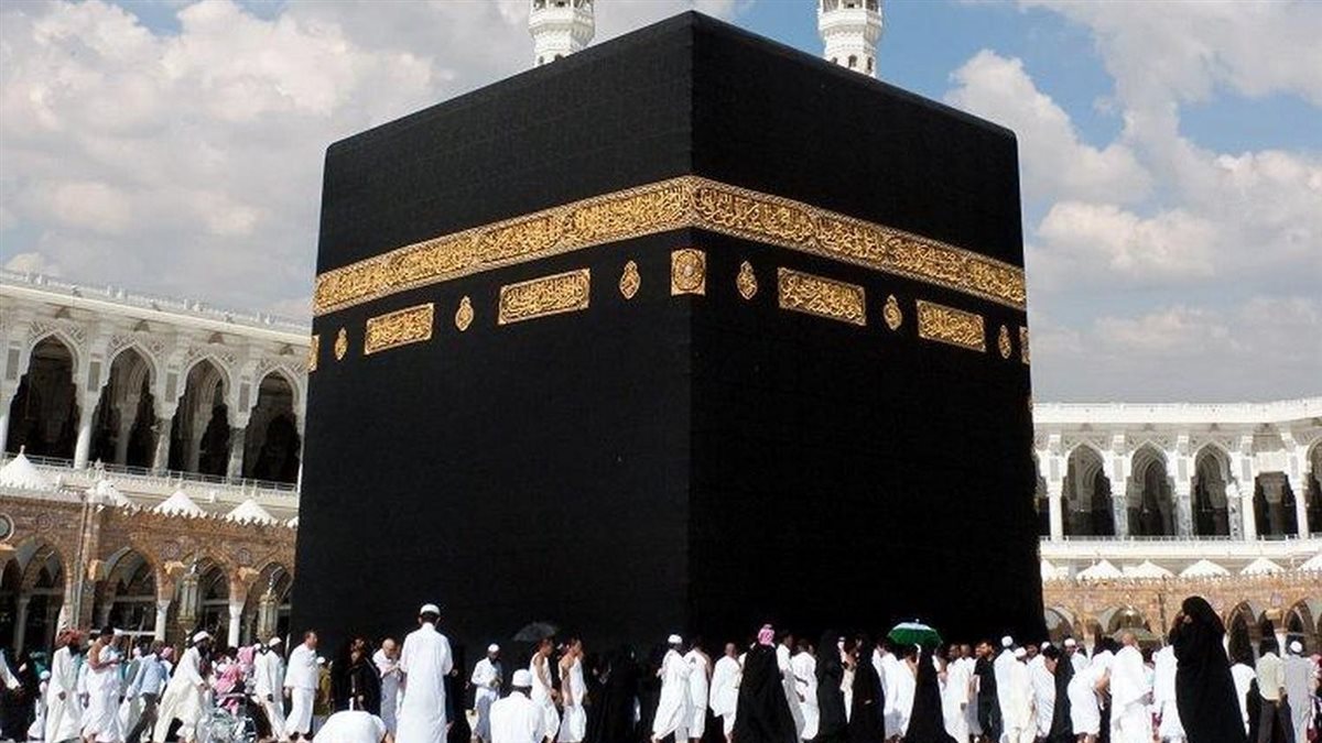 حكم الحلف بغير الله مثل والكعبة أو ورحمة أمك.. وأمين الفتوى يجيب