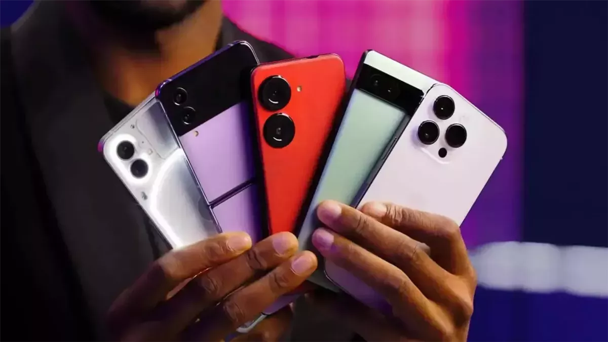 مقارنة بين هاتفي شاومي Mi وسامسونج جالاكسي فولد.. من الأفضل