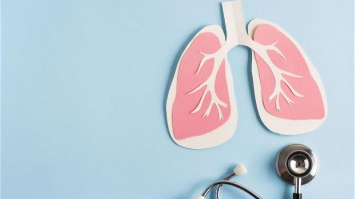 اليوم العالمي للالتهاب الرئوي 2025.. تعرف علي أسبابه وطرق الوقاية والعلاج منه