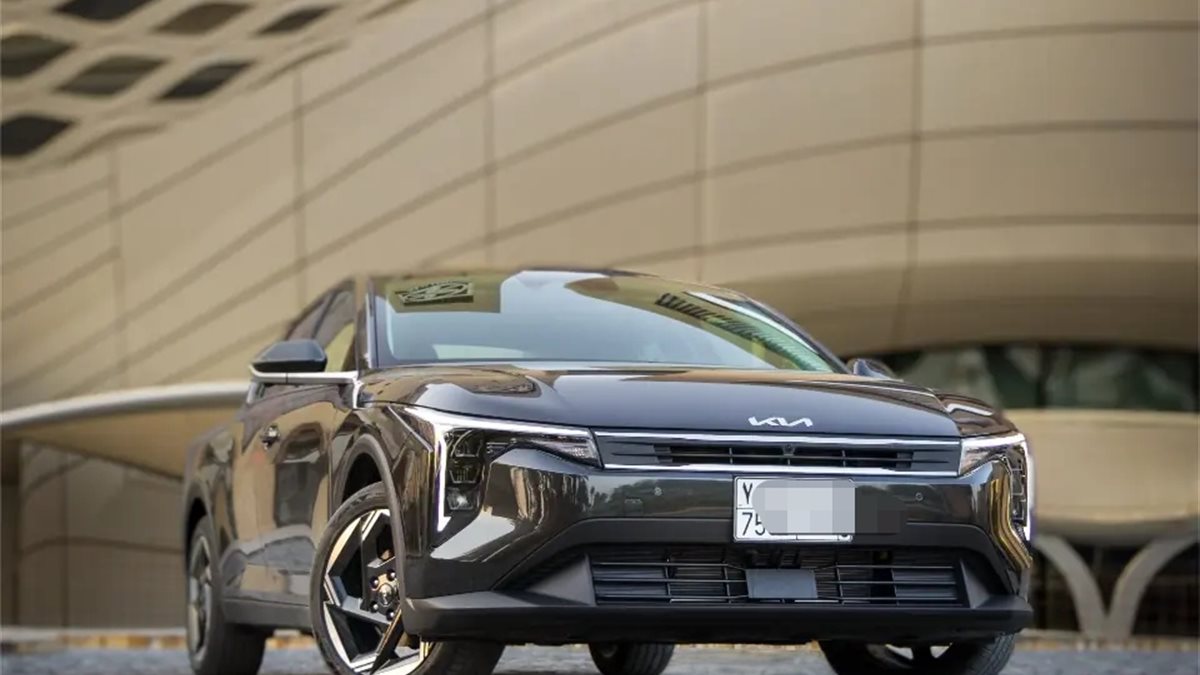 مناسبة للاستخدام اليومي.. سعر أحدث سيارة سيدان في السعودية: كيا K4