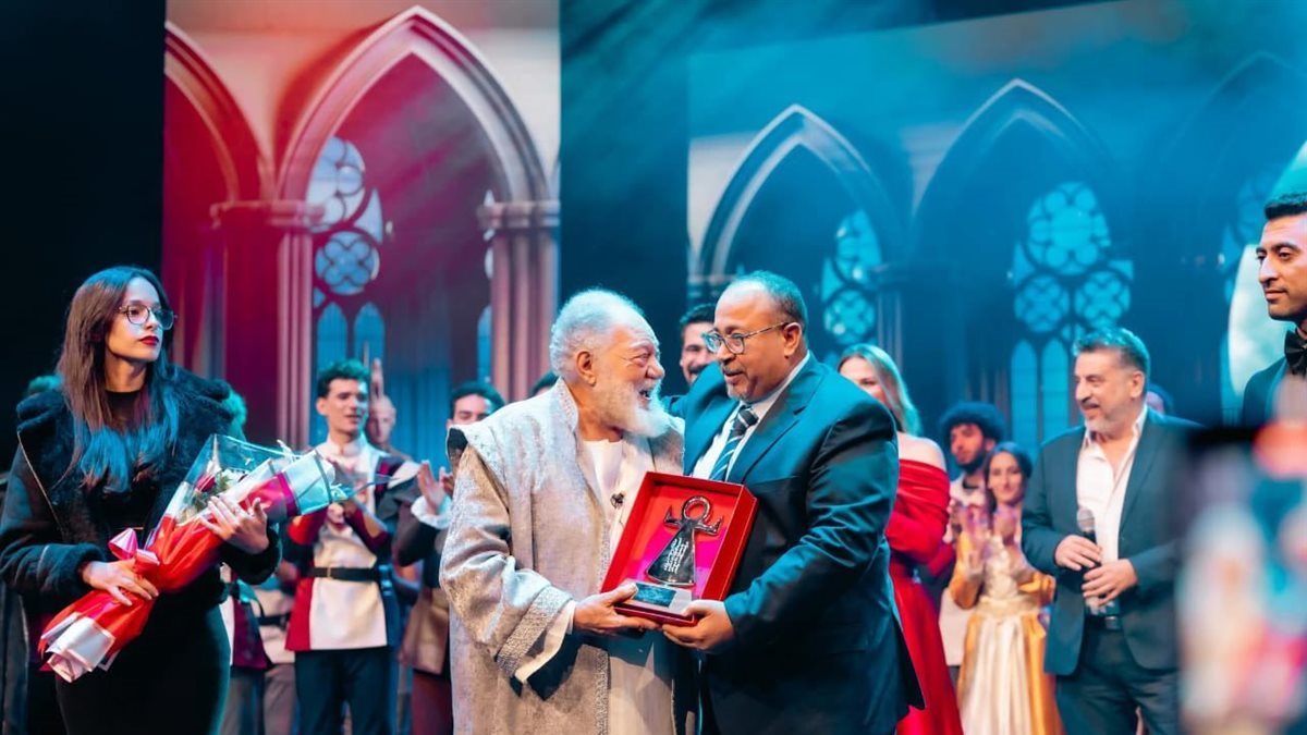 افتتاح الدورة 26 لأيام قرطاج المسرحية بعرض “الملك لير”..وتكريم النجم يحيى الفخراني