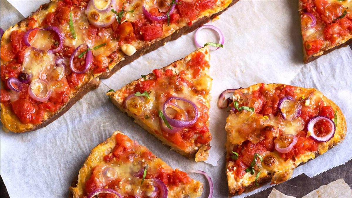 في 10 دقائق.. طريقة تحضير بيتزا التوست في المنزل