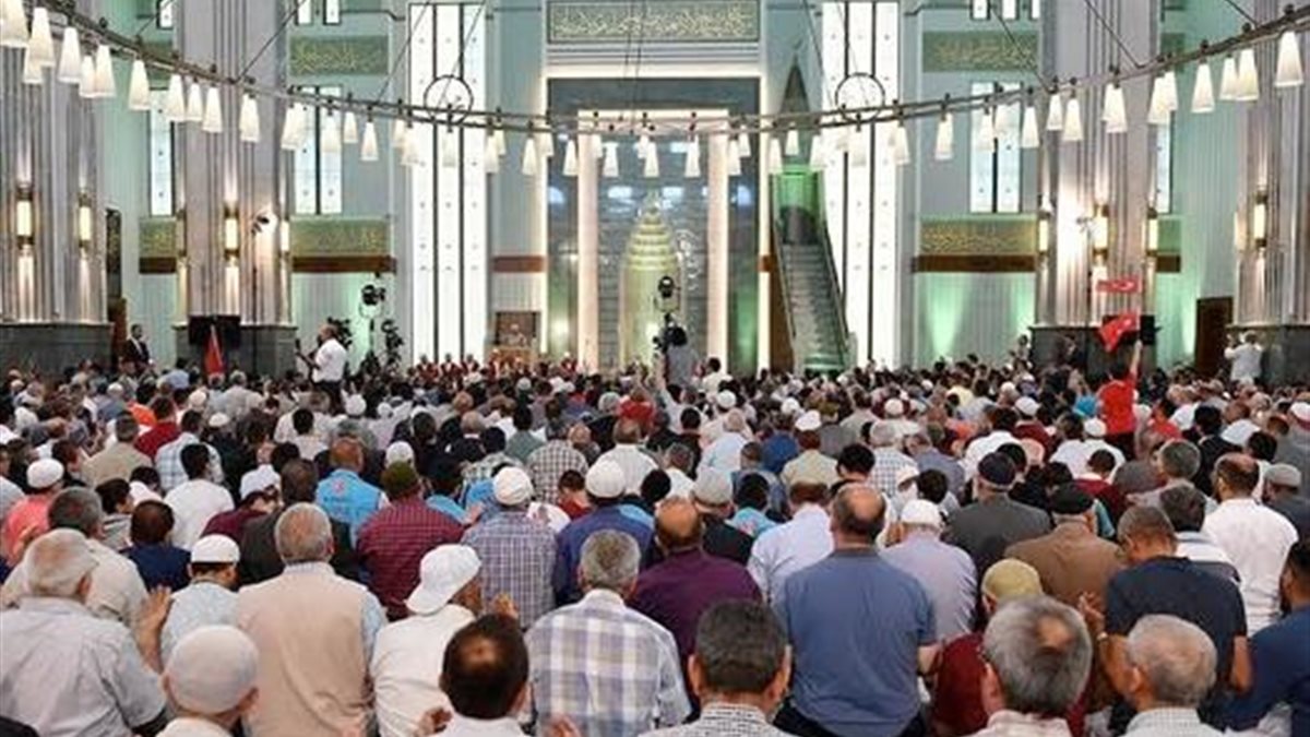 كبار السن بركة البيوت.. الأوقاف تخصص خطبة الجمعة لإحياء فضيلة التوقير