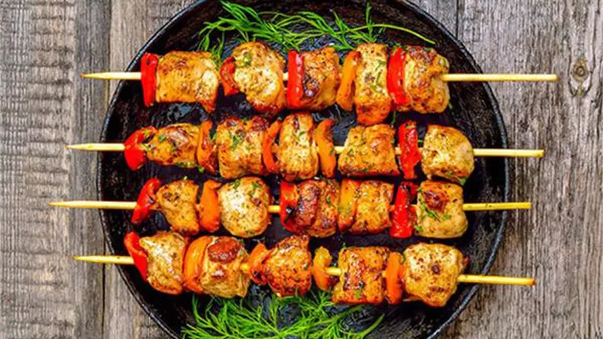 وصفة اليوم.. شيش طاووق بالخلطة الهندية المميزة.. نكهة مميزة وتتبيلة غنية