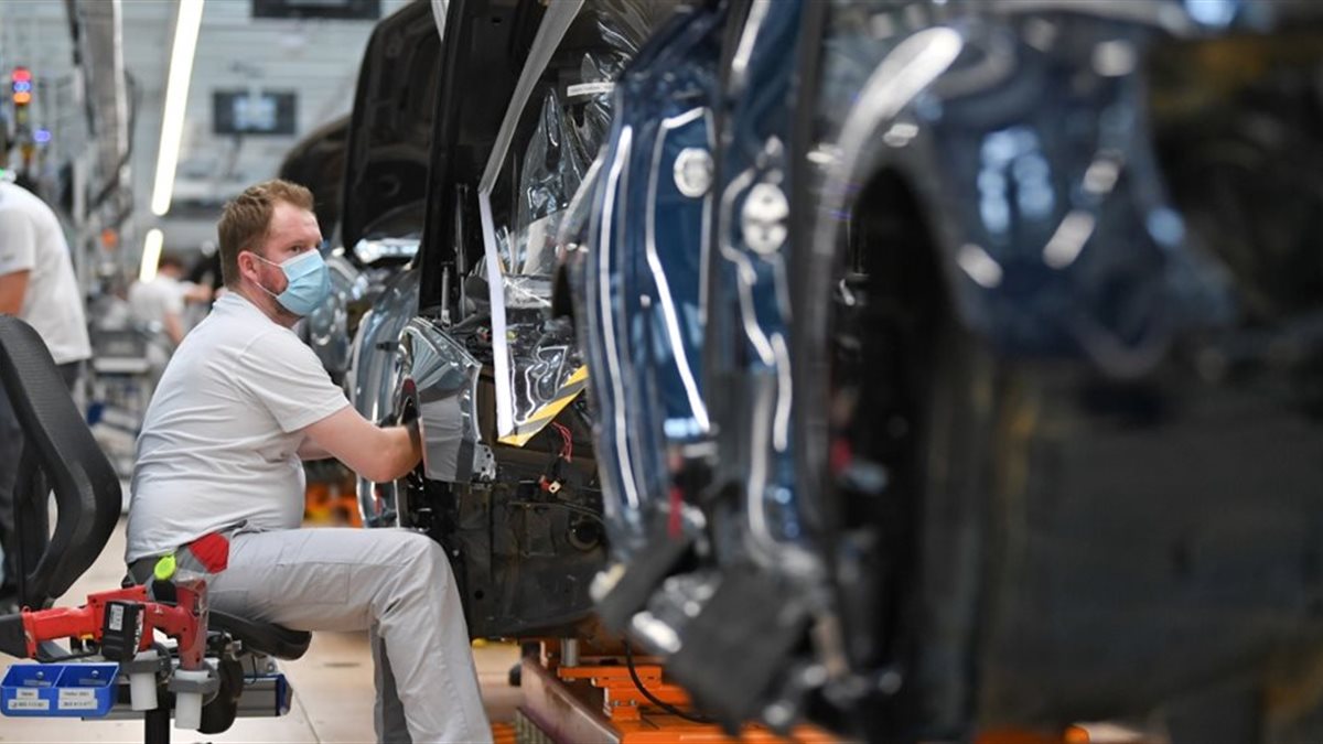 تراجع صناعة السيارات الألمانية أمام الابتكار الصيني في القيادة الذاتية