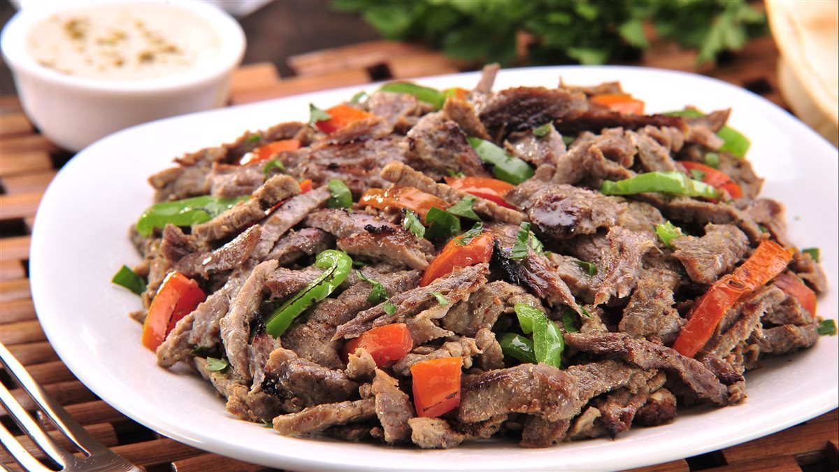 بأقل تكاليف.. طريقة عمل شاورما اللحمة في المنزل