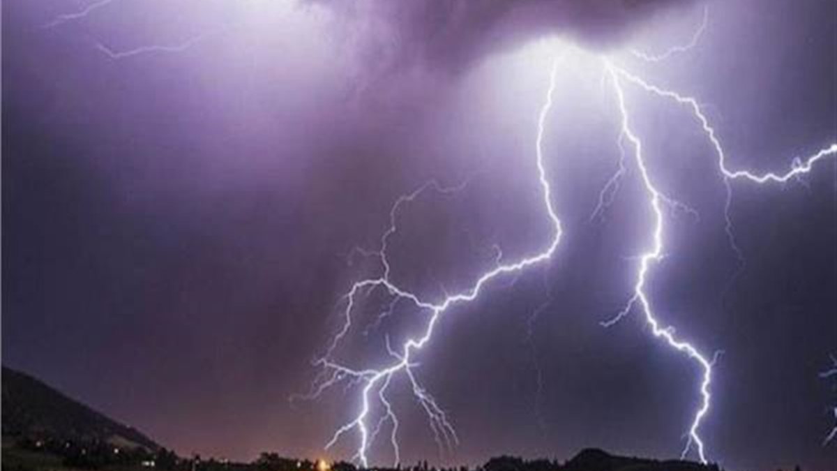 سحب رعدية وأمطار قادمة.. الأرصاد توجه تحذيرات هامة للمواطنين بشأن الطقس (تفاصيل)