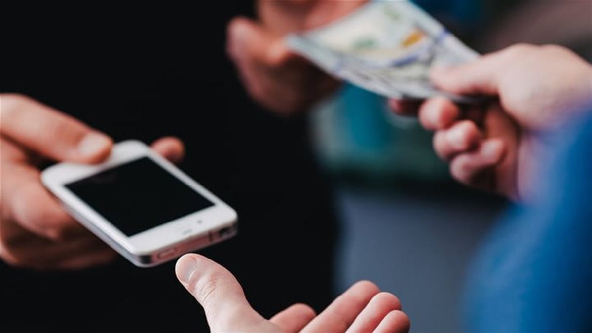 7 مزايا يفضلها المستخدم عند شراء هاتف جديد.. البطارية والسعر قبل الكاميرا