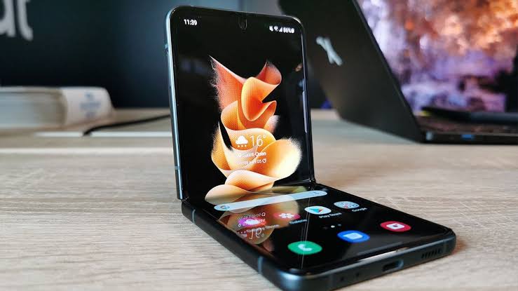 هاتف سامسونج القابل للطي