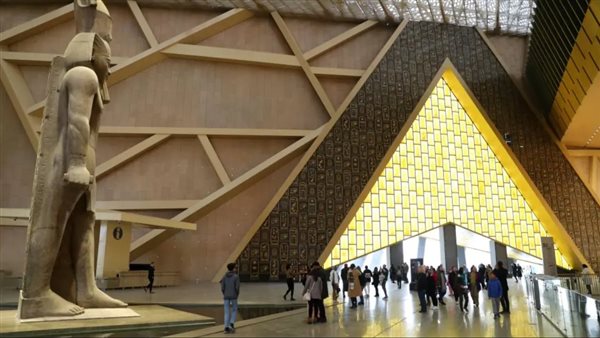 مستشار اللغة الألمانية يكلف الطلاب بنشاط لغوي “أنا سفير الحضارة المصرية”