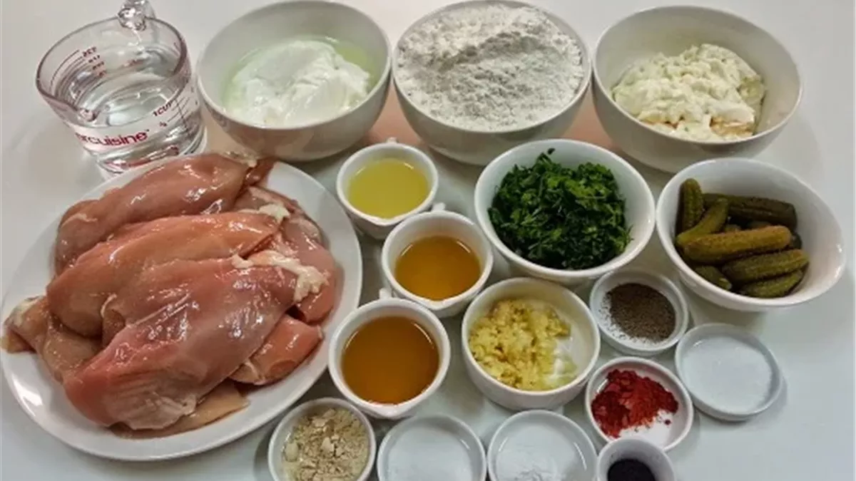 كيف يمكن تقسيم الدجاج وتحضيره بتتبيلات متعددة بنكهات مختلفة؟.. تعرفي على الطريقة