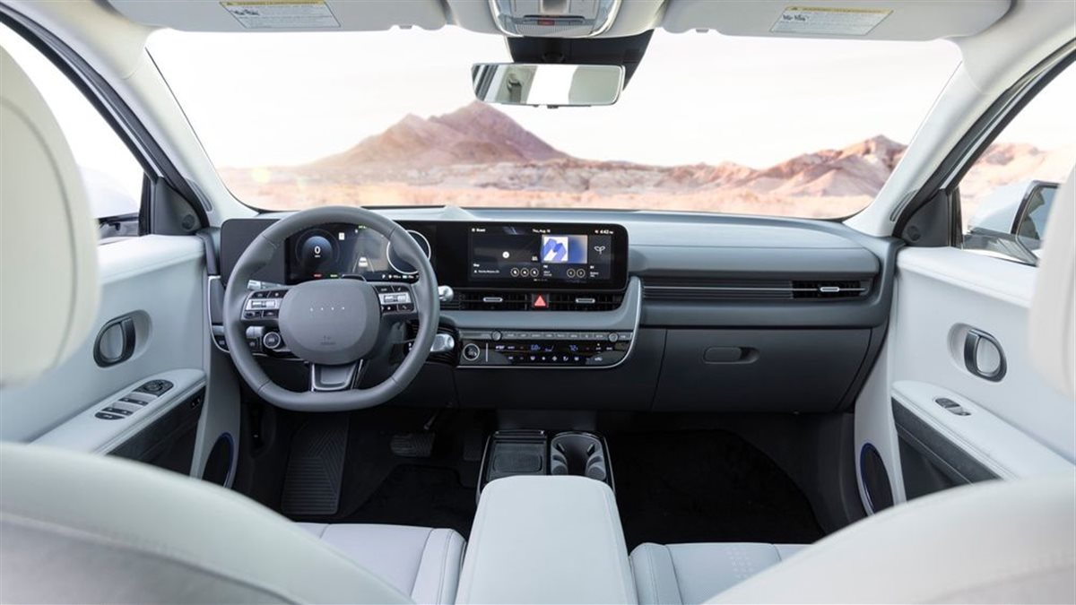 هيونداي تستدعي 143 ألف سيارة بأمريكا بسبب خلل في الكاميرا الخلفية