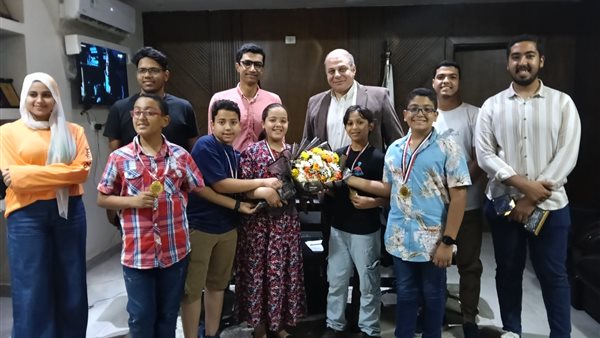 طلاب مصريون يفوزون فى مسابقة ناسا لتطبيقات علوم الفضاء.. و«التعليم» تكرمهم