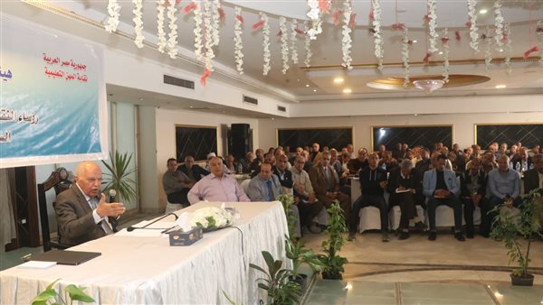 نقيب المعلمين يوافق على تعديل شروط القرض التعليمى بدون فوائد