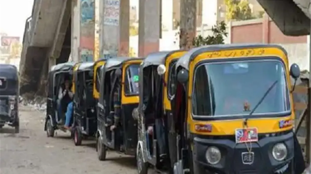 هل تنجح الحكومة في منع التوك توك والاسكوتر الكهربائي من السير في الشوارع الحيوية؟