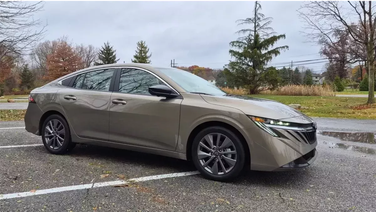 سعر ومواصفات نيسان سنترا موديل 2026 بعد طرحها رسميًا