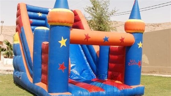 حادث مدرسة النصر للغات بمصر الجديدة.. سقوط طفلة بعد انفجار زحليقة هوائية