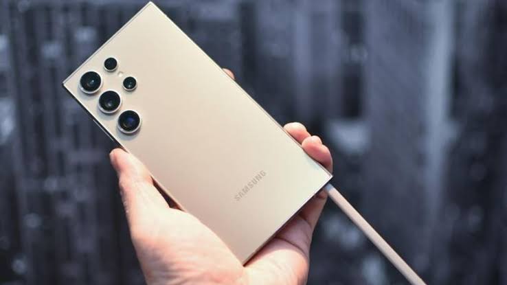 هاتف Galaxy S27 Ultra