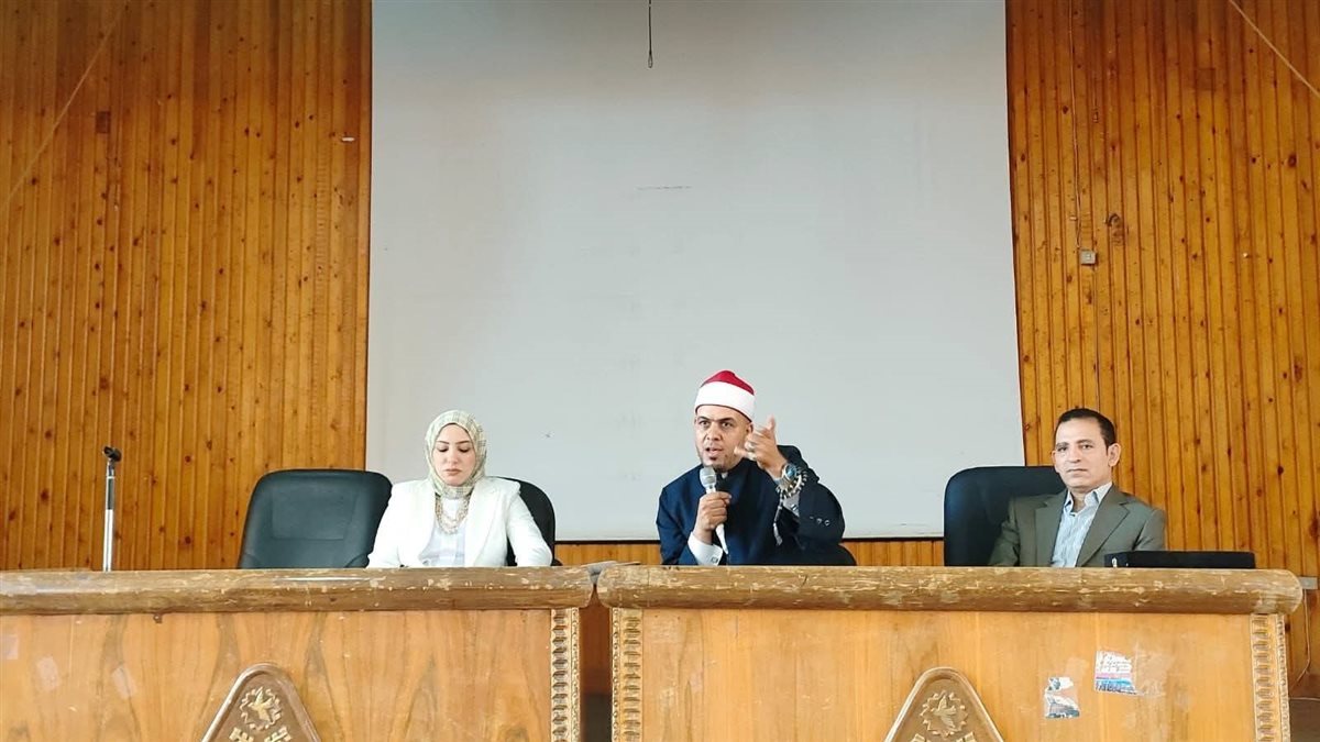 جامعة المنوفية تناقش إدمان وسائل التواصل الاجتماعي وأثره على الفرد والمجتمع