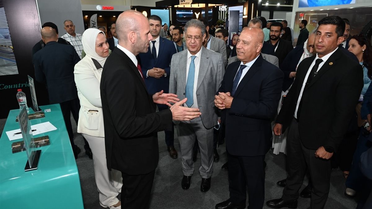 توطين المكونات وزيادة الإنتاجية.. ماذا طالب به كامل الوزير في صناعة السيارات؟