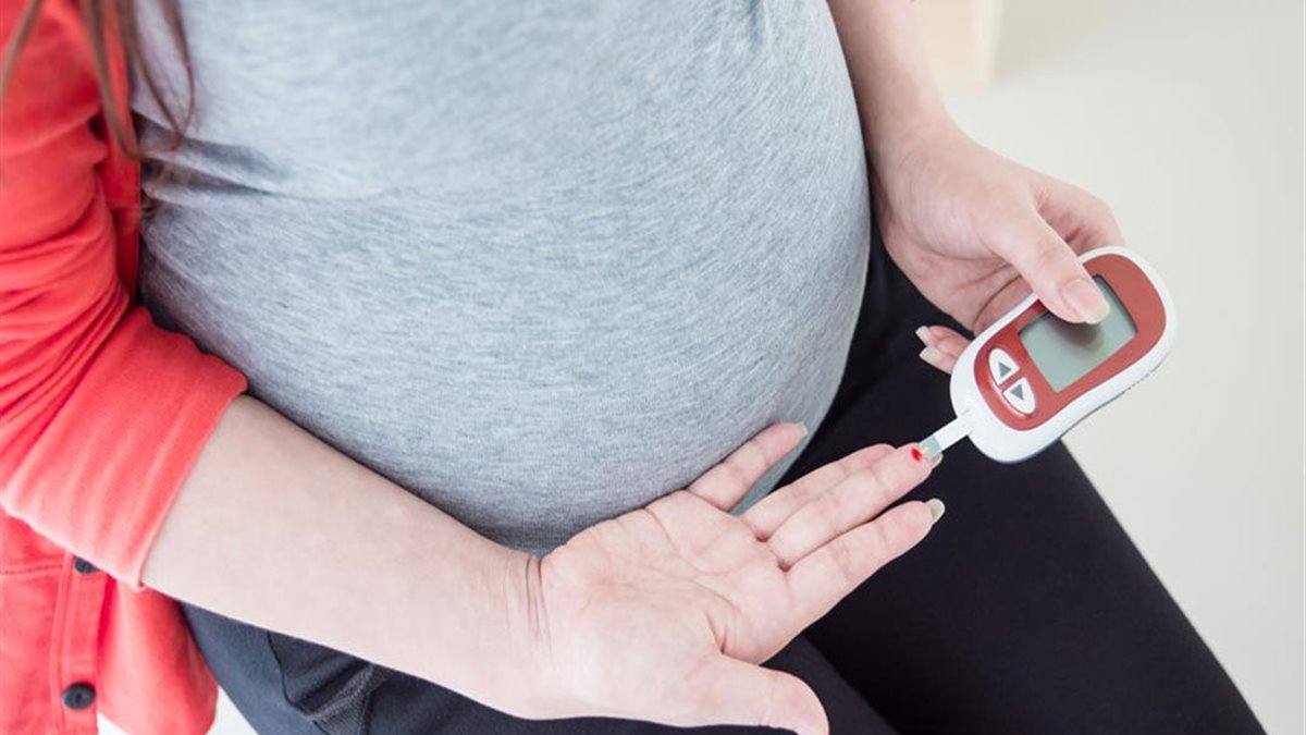 في اليوم العالمي للسكري.. خبراء يكشفون سرّ الحمل الآمن للنساء المصابات بالمرض