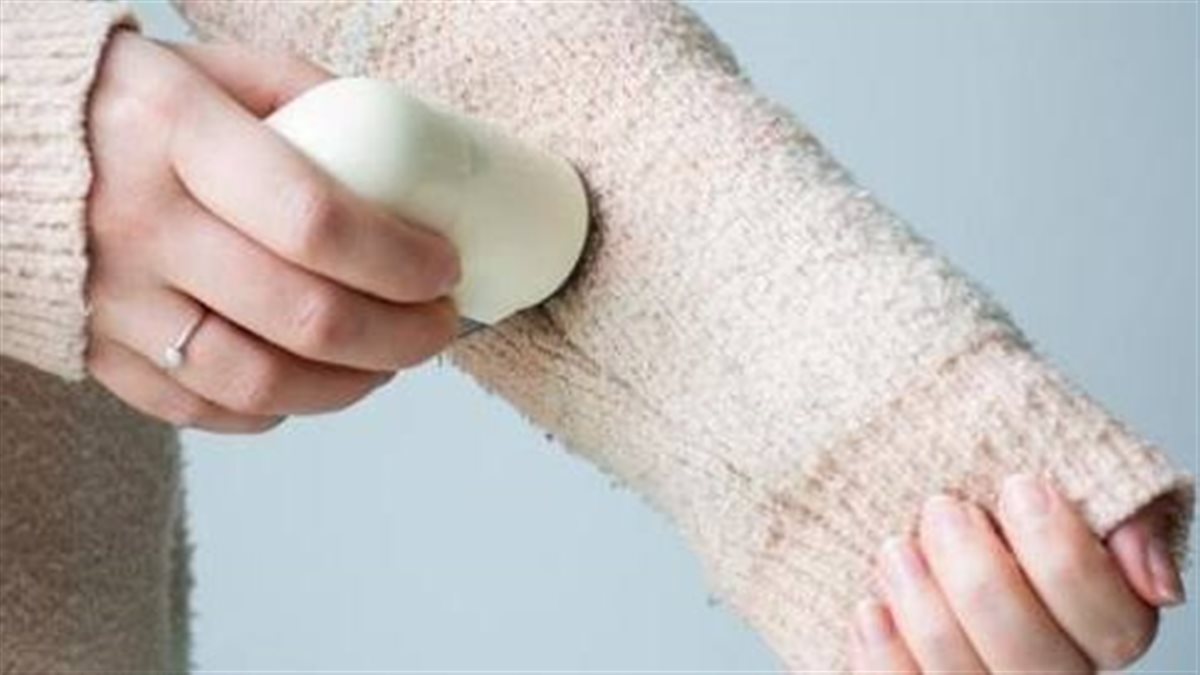 بخطوات بسيطة.. كيف تتخلص من وبر الملابس الصوفية بسهولة؟