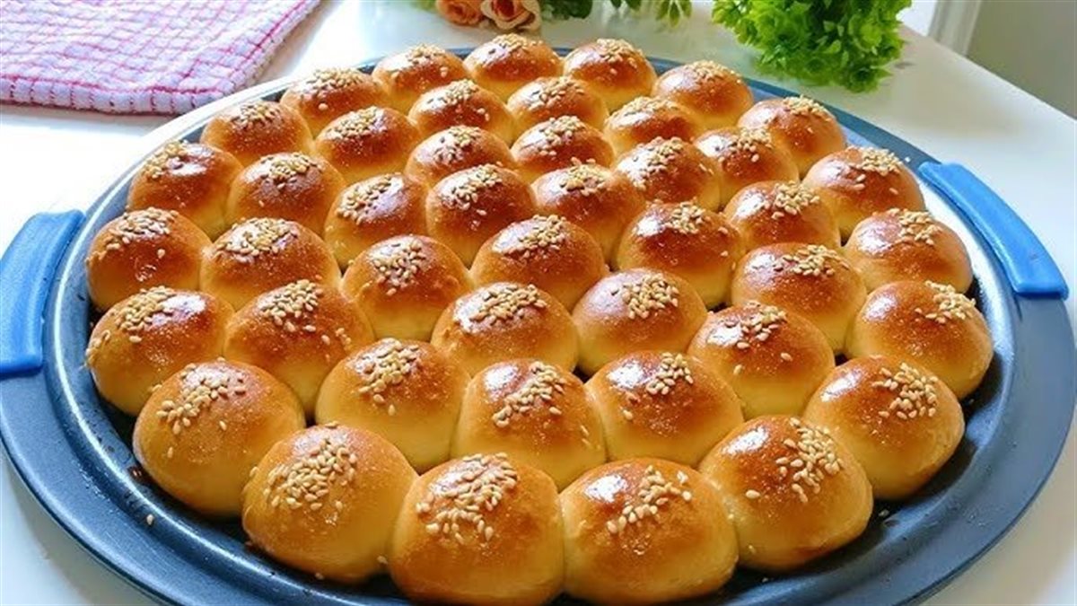 تحضير فطيرة خلية النحل الشهية… وصفة هشة في خطوات بسيطة