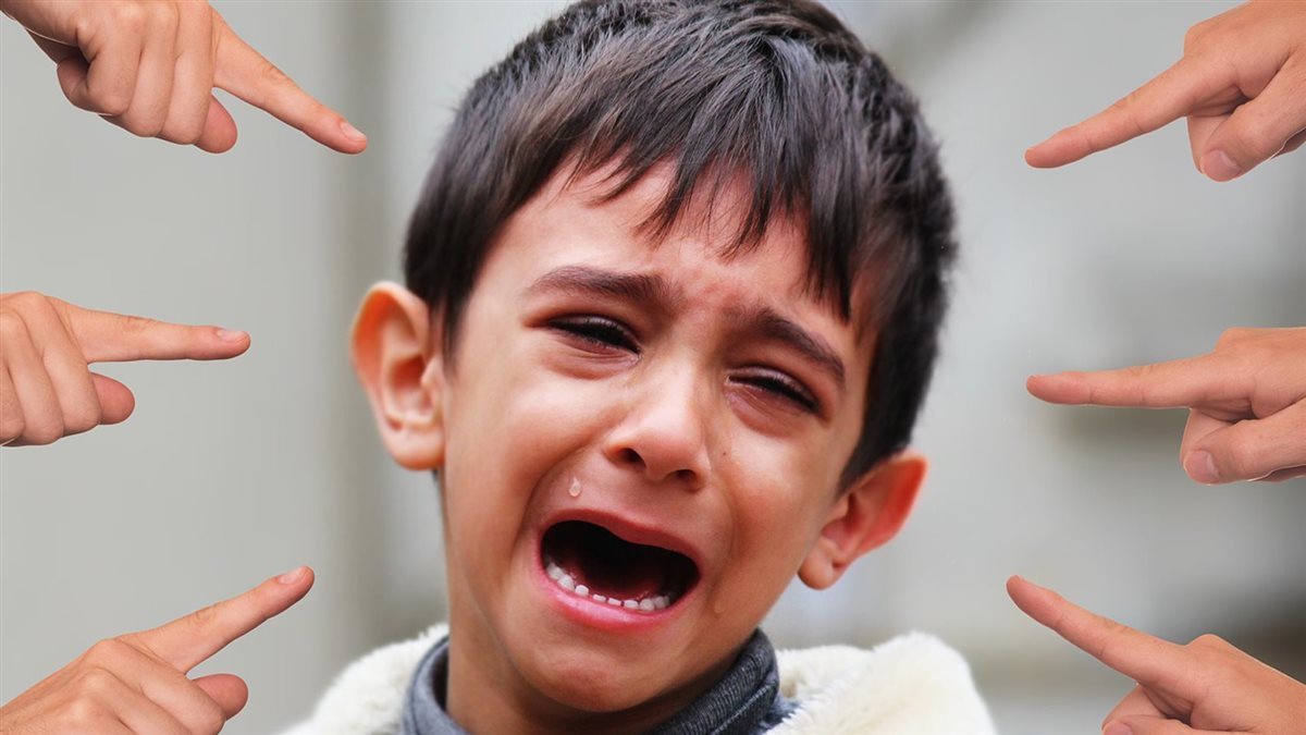 10 نقاط لمعرفة تعرض طفلك للتنمر في مدرسته