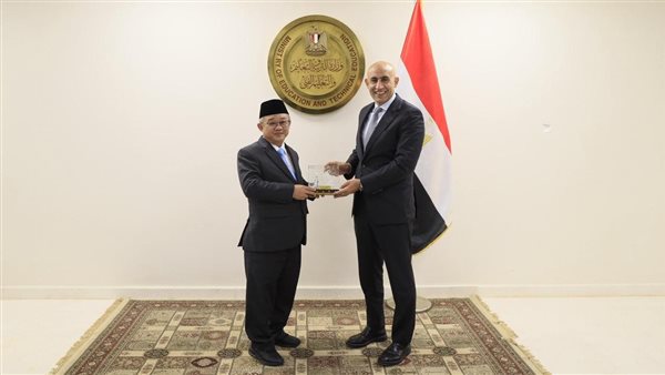 «عبداللطيف» يبحث مع نظيره الإندونيسي سبل تعزيز التعاون