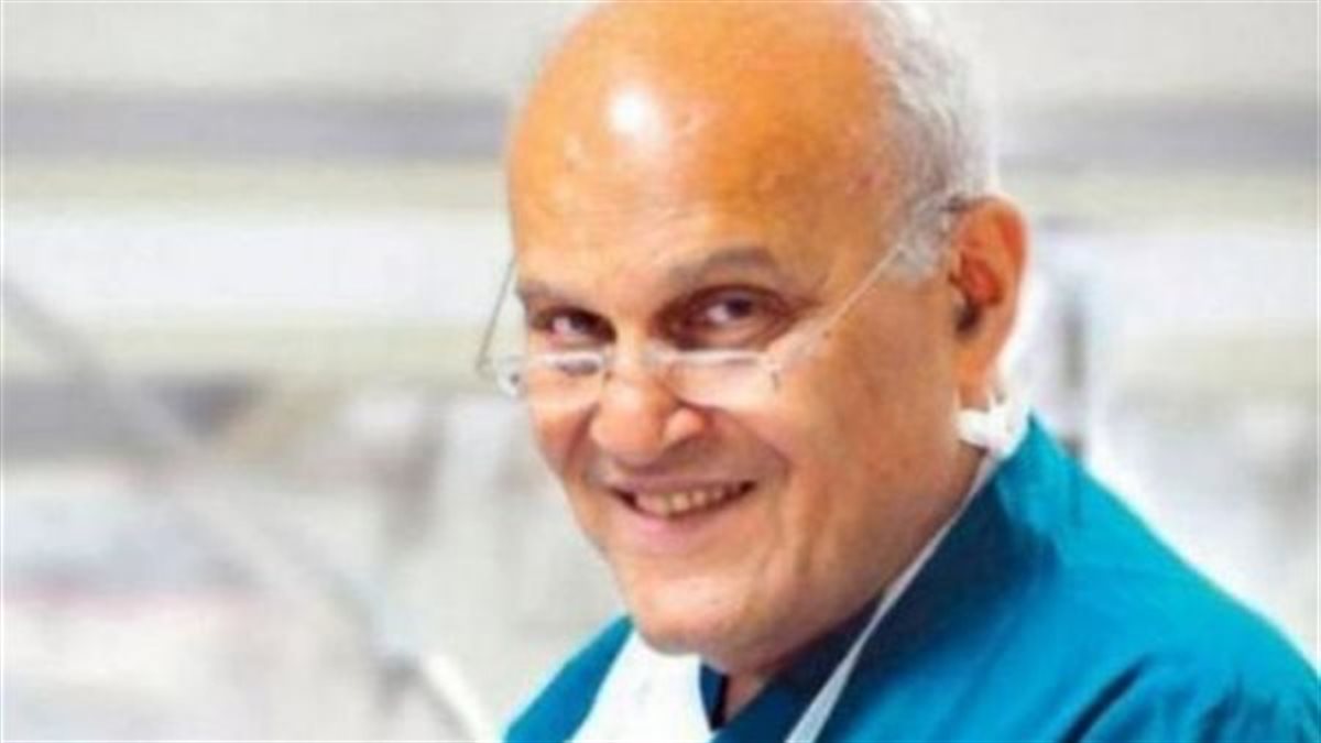 فخر مصري في لندن.. طبيب يكشف كواليس لقائه بمجدي يعقوب بعد افتتاح المتحف الكبير