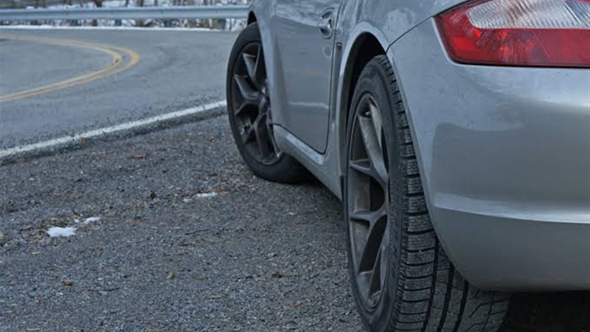 نصيحة خبراء الإطارات لتجنب تعطل السيارة في الطقس البارد