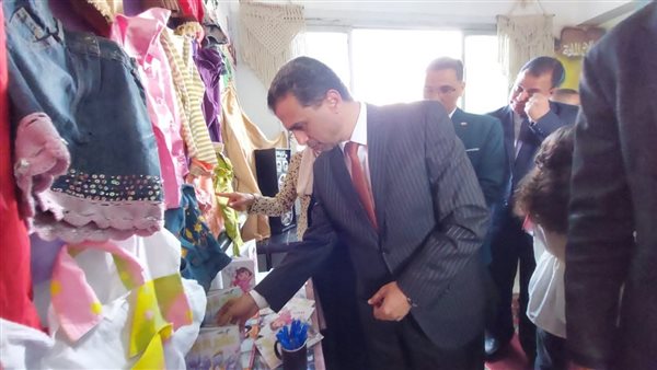 وكيل تعليم كفر الشيخ يفتتح معرض شتاء دافئ بمدرسة الجمهورية