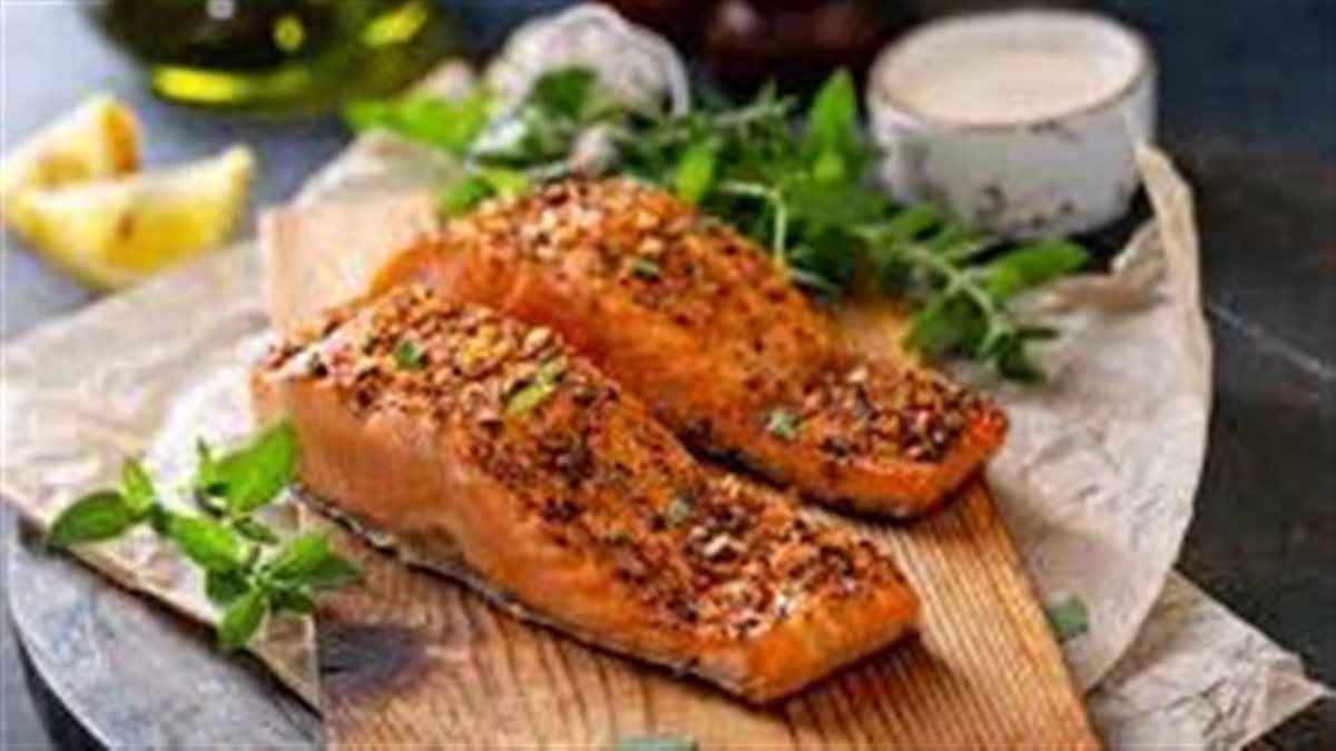 منها السلمون والرنجة.. أفضل أنواع الأسماك لصحة القلب والدماغ