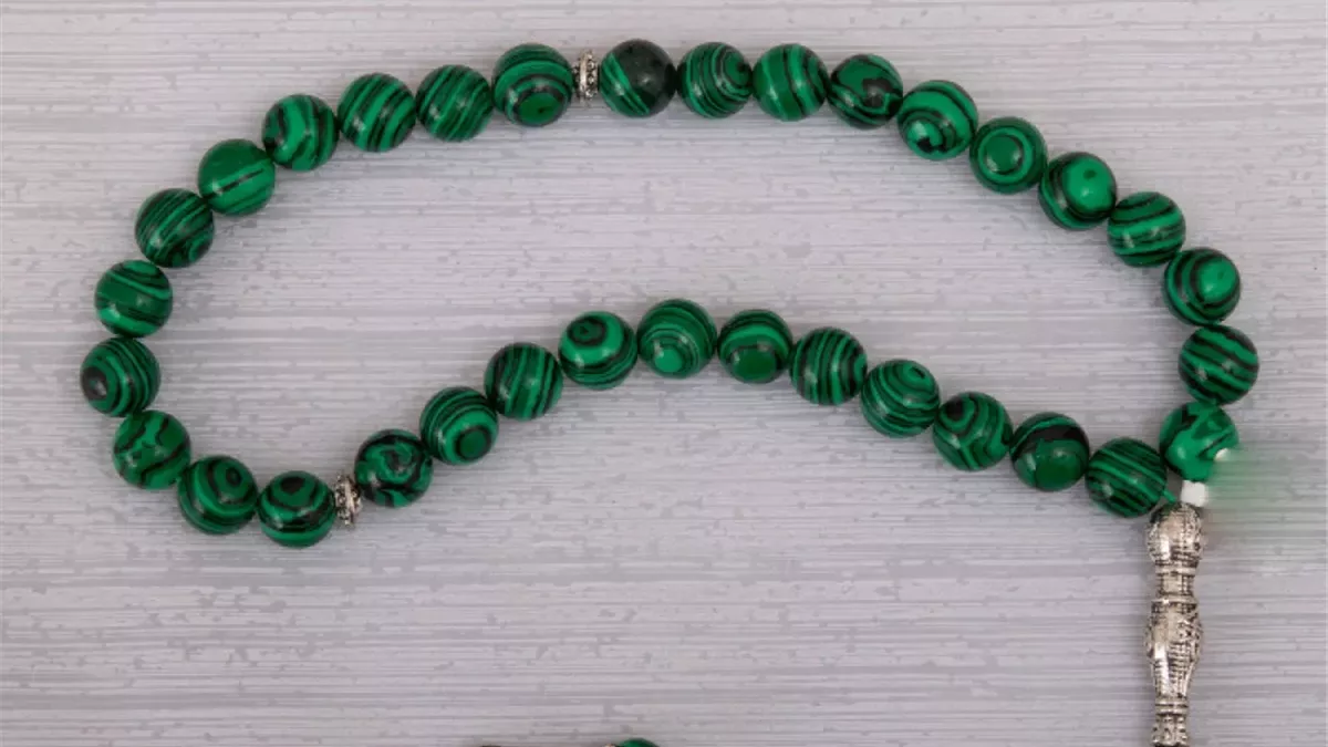 زواج مبارك ورزق وفير.. تفسيرات إيجابية لرؤية السبحة الخضراء لابن سيرين