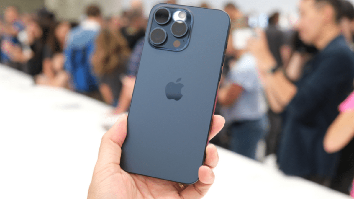 أبل تخطط لطرح جهاز آيفون نحيف في 2025