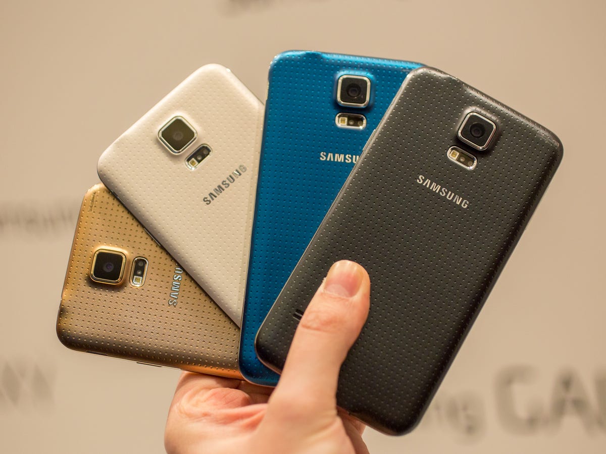 Samsung Galaxy S5 review: Samsung Galaxy S5 has tepid design, but plenty of specs appeal (hands-on) - CNET