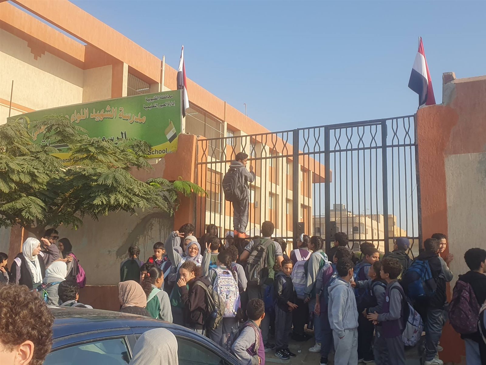 منع طلاب مدرسة الشهيد عادل رجائي بالعبور